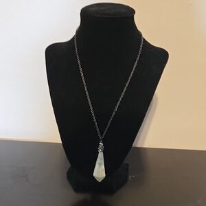 Elegant Silver Pendant Necklace